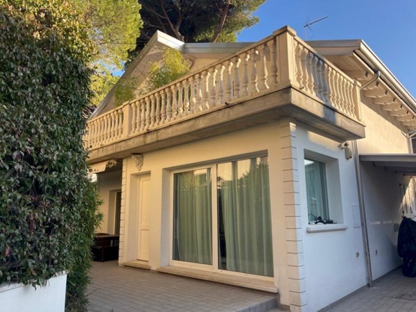 casa indipendente in vendita a Cervia in zona Milano Marittima