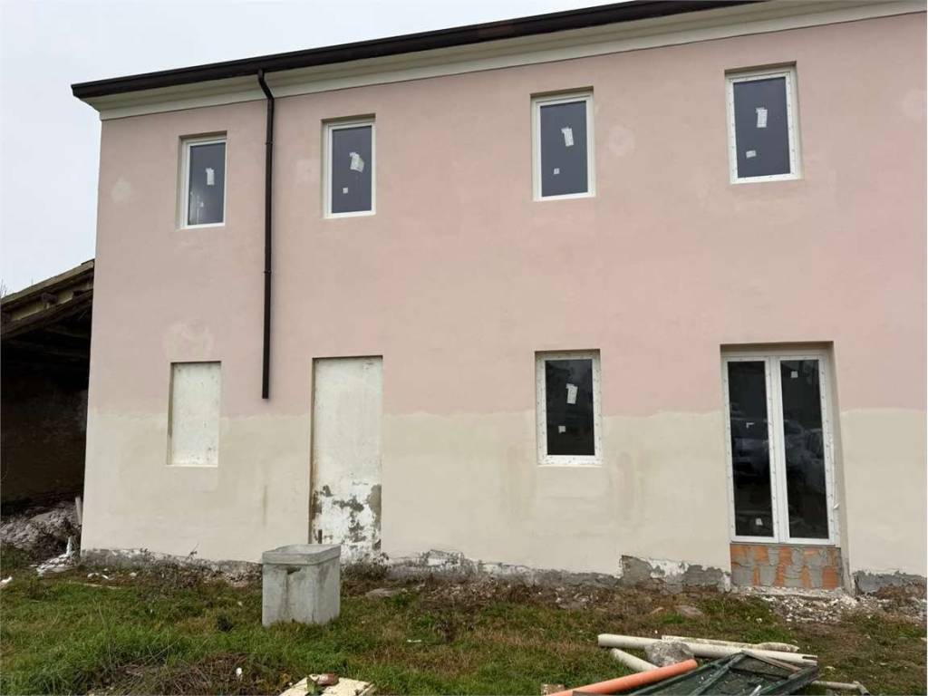 casa indipendente in vendita a Cervia