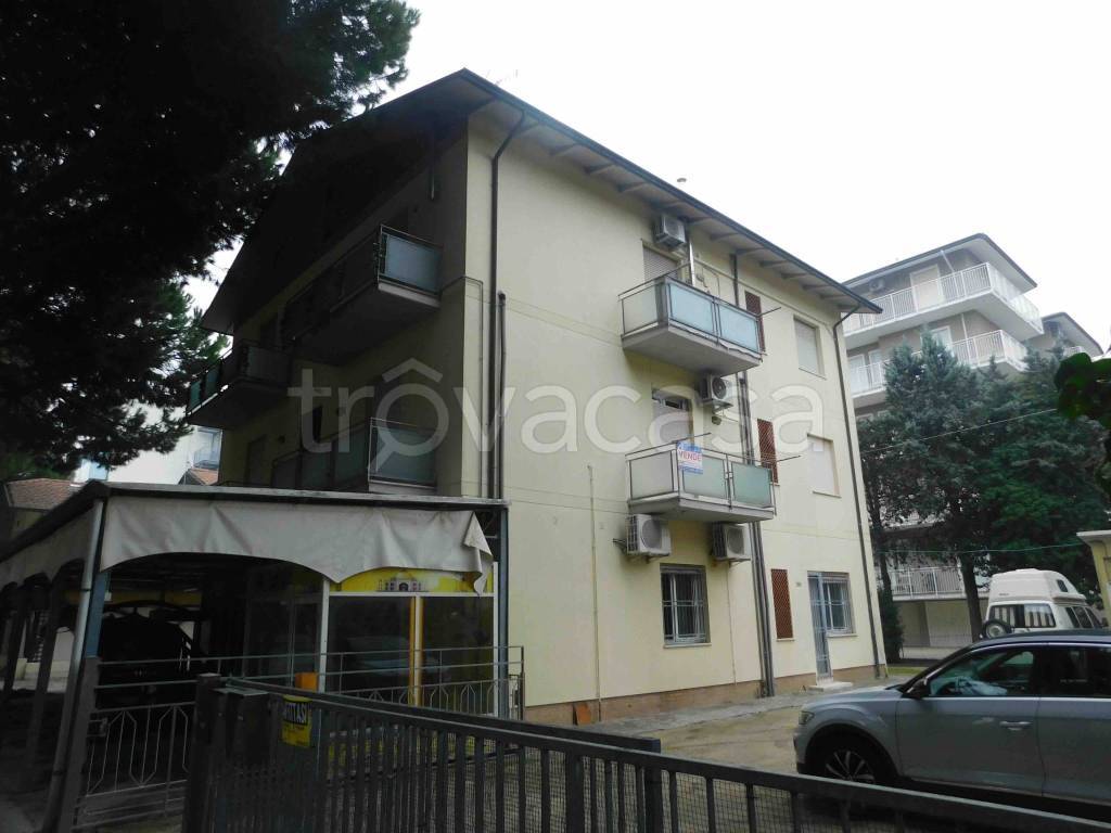 appartamento in vendita a Cervia in zona Pinarella