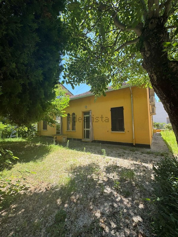 casa indipendente in vendita a Cervia