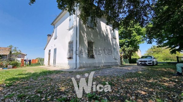 casa indipendente in vendita a Cervia in zona Pisignano