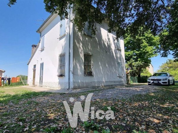 casa indipendente in vendita a Cervia in zona Pisignano