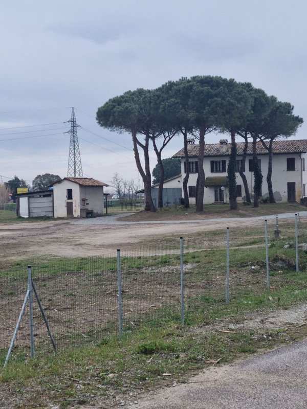 casa indipendente in vendita a Cervia in zona Pinarella