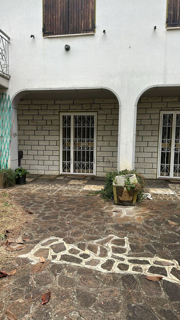 casa indipendente in vendita a Cervia in zona Pinarella