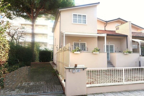 casa indipendente in vendita a Cervia in zona Milano Marittima