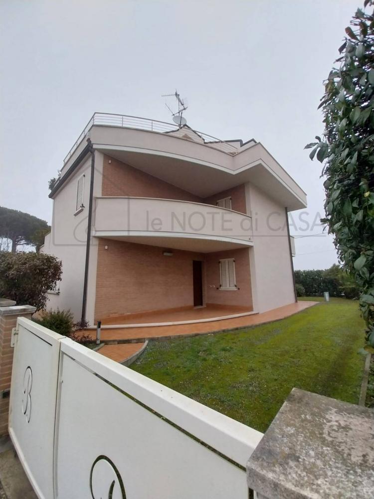 casa indipendente in vendita a Cervia in zona Pinarella