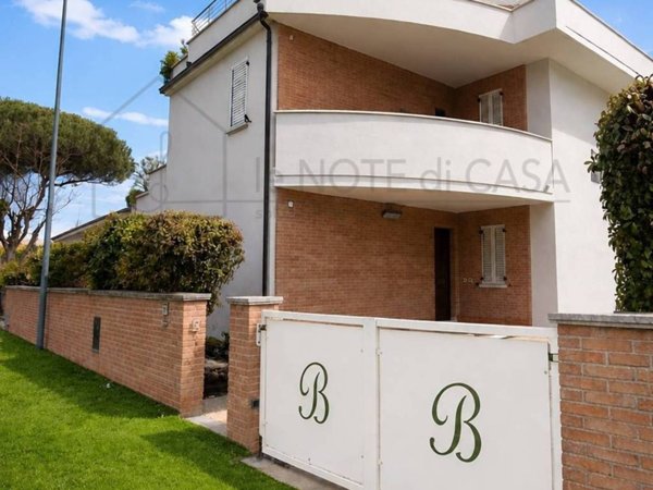 casa indipendente in vendita a Cervia in zona Pinarella