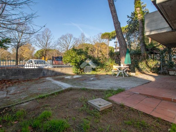 casa indipendente in vendita a Cervia in zona Pinarella