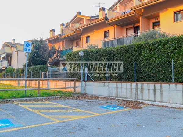 appartamento in vendita a Cervia in zona Pisignano