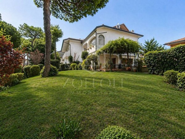 casa indipendente in vendita a Cervia in zona Milano Marittima