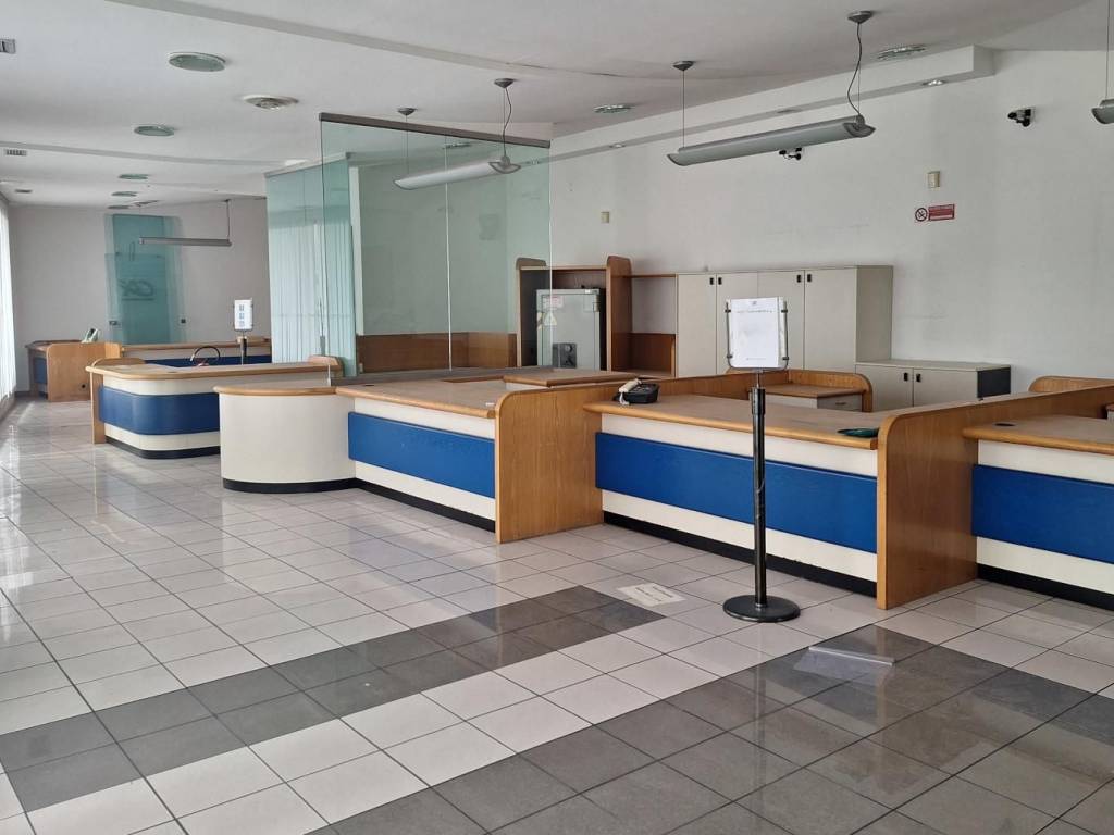 negozio in vendita a Cervia in zona Milano Marittima