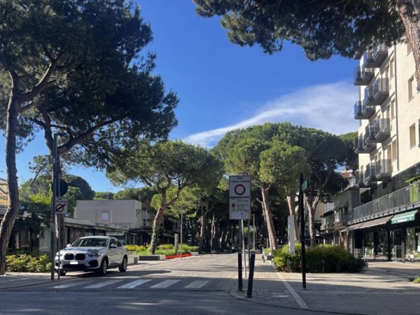 negozio in vendita a Cervia in zona Milano Marittima