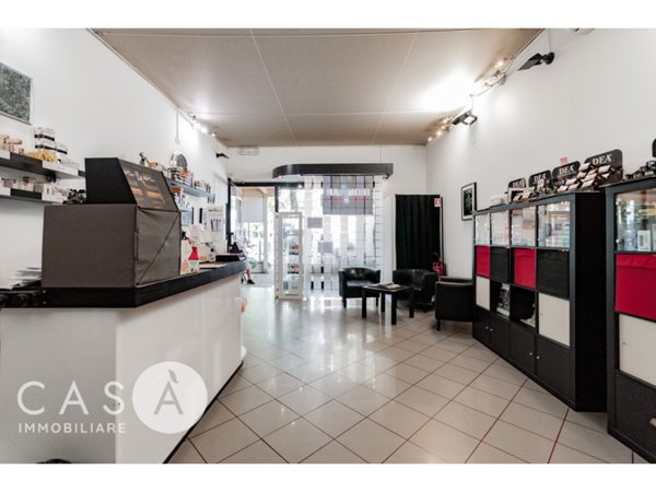 negozio in vendita a Cervia