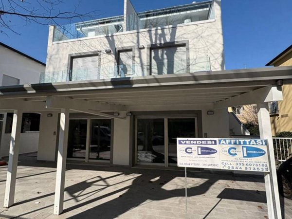 negozio in vendita a Cervia in zona Pinarella