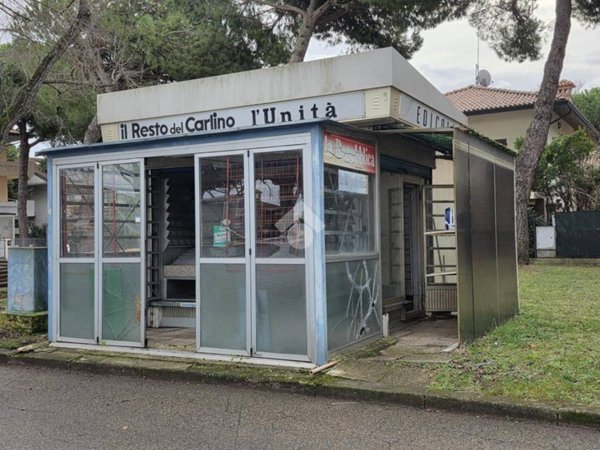 negozio in vendita a Cervia