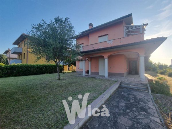 casa indipendente in vendita a Cervia in zona Terme