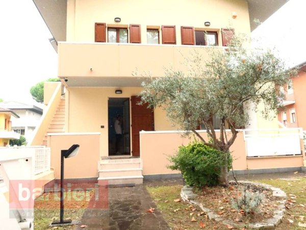 casa indipendente in vendita a Cervia in zona Pinarella
