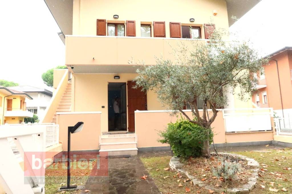 casa indipendente in vendita a Cervia in zona Pinarella