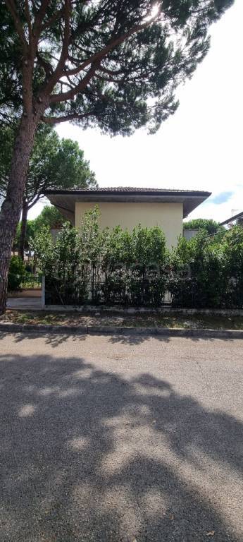 casa indipendente in vendita a Cervia in zona Pinarella