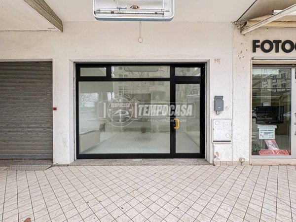 negozio in vendita a Cervia