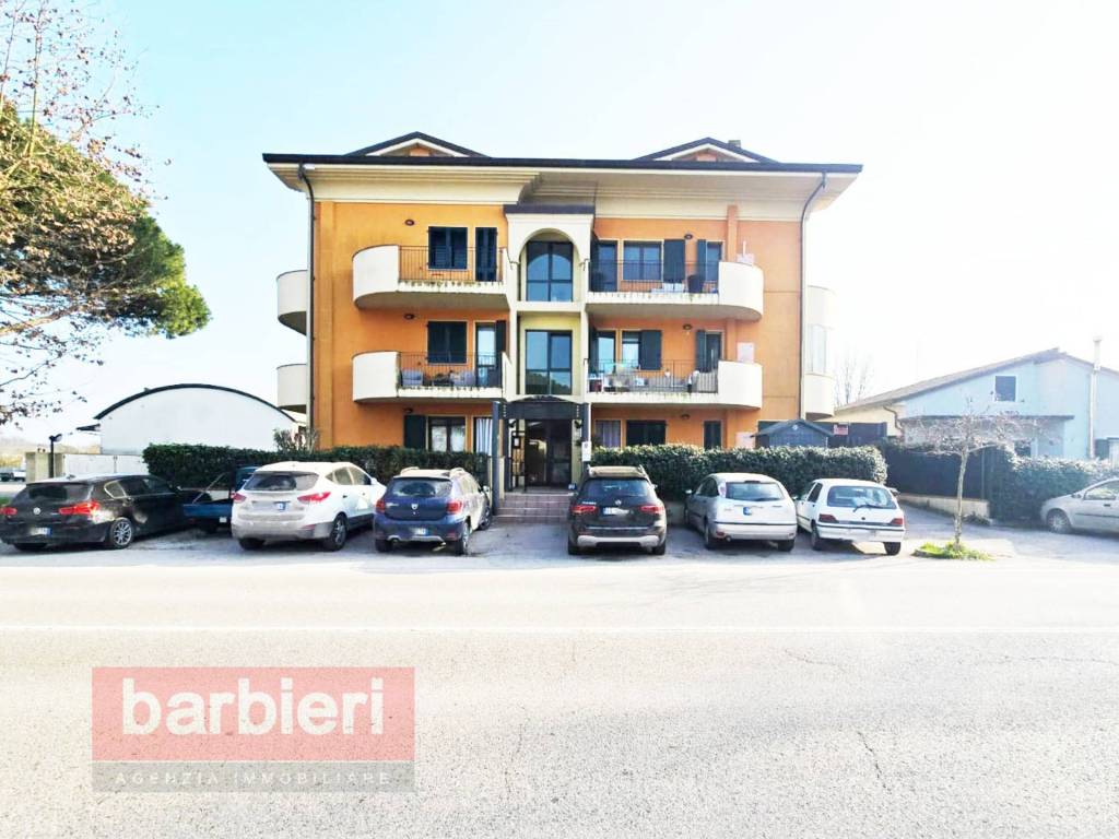 appartamento in vendita a Cervia in zona Pisignano