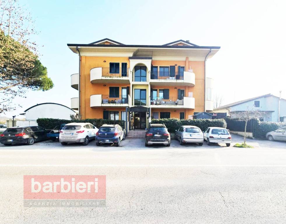 appartamento in vendita a Cervia in zona Pisignano