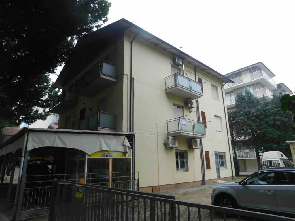 appartamento in vendita a Cervia in zona Pinarella