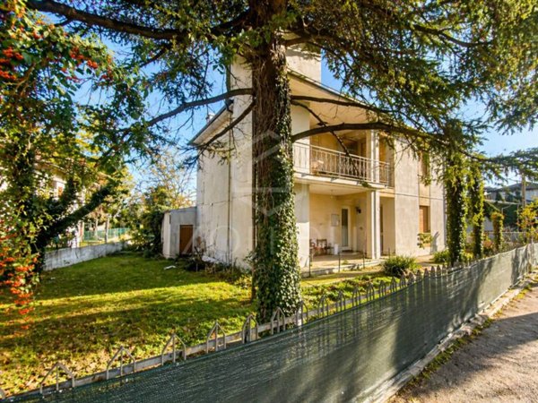 casa indipendente in vendita a Cervia