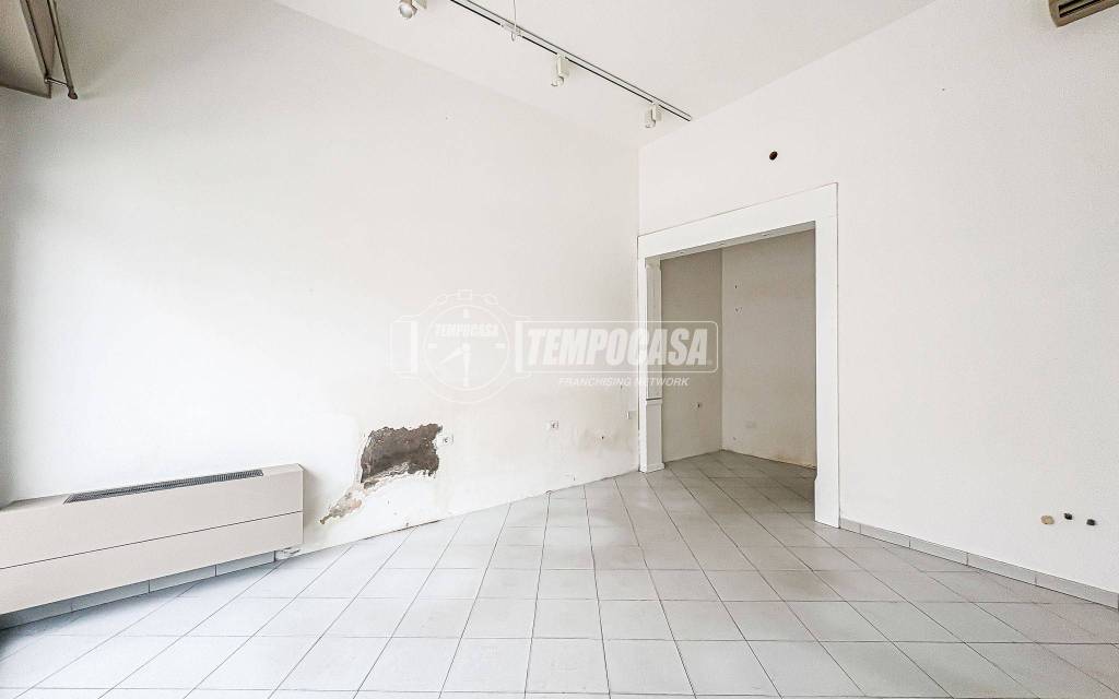 negozio in vendita a Cervia