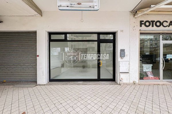 negozio in vendita a Cervia