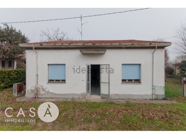 casa indipendente in vendita a Cervia in zona Pisignano
