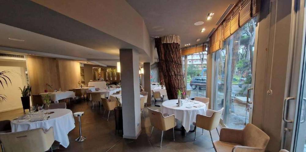 negozio in vendita a Cervia in zona Milano Marittima