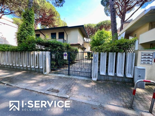 appartamento in vendita a Cervia in zona Milano Marittima