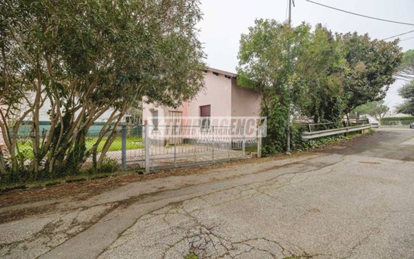 casa indipendente in vendita a Cervia