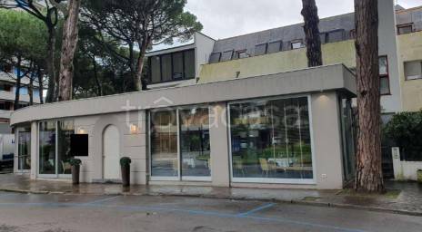 negozio in vendita a Cervia in zona Milano Marittima