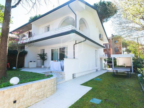 casa indipendente in vendita a Cervia in zona Milano Marittima