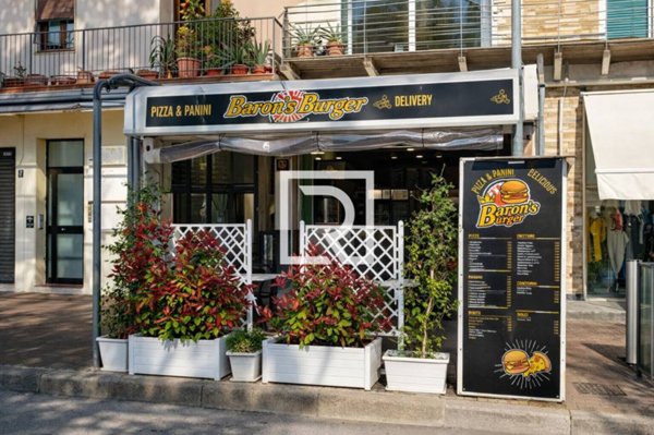 negozio in vendita a Cervia in zona Milano Marittima