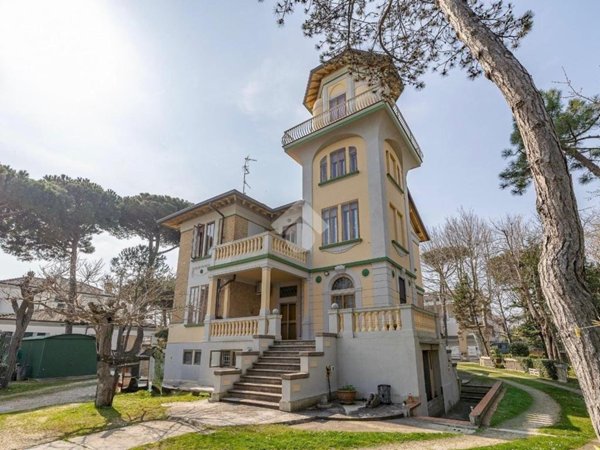 casa indipendente in vendita a Cervia