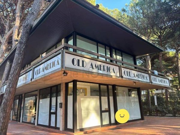 negozio in vendita a Cervia in zona Milano Marittima