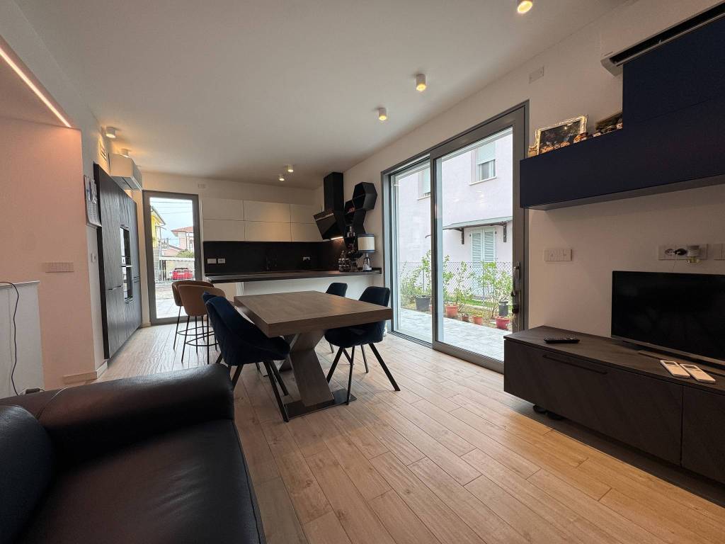 casa indipendente in vendita a Cervia