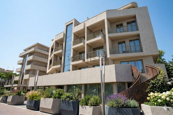 negozio in vendita a Cervia