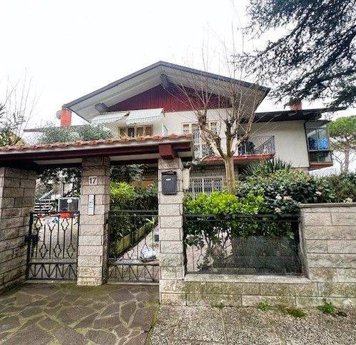 appartamento in vendita a Cervia in zona Milano Marittima