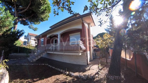 casa indipendente in vendita a Cervia in zona Pinarella