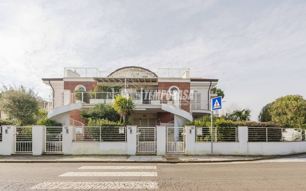 appartamento in vendita a Cervia in zona Pinarella