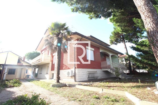 casa indipendente in vendita a Cervia