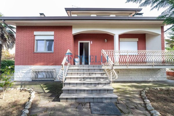 casa indipendente in vendita a Cervia