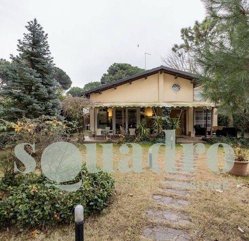 casa indipendente in vendita a Cervia