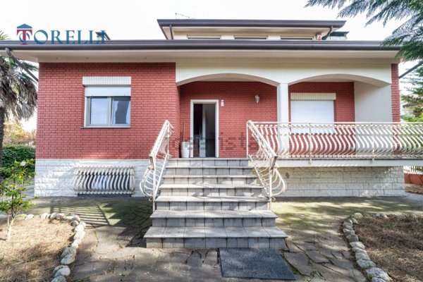 casa indipendente in vendita a Cervia