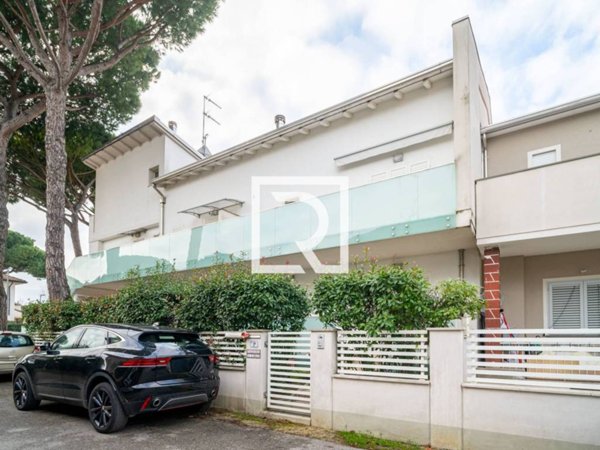 casa indipendente in vendita a Cervia