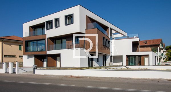 appartamento in vendita a Cervia in zona Milano Marittima